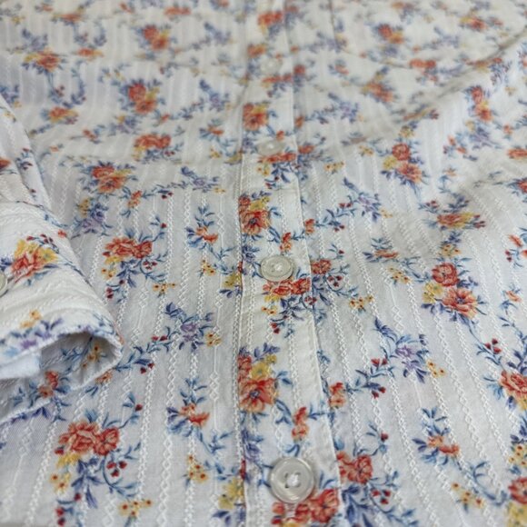 On 34th Woman's Size 1X Top Shirt Long Sleeve Floral Button Up Cottagecore - Picture 3 of 10